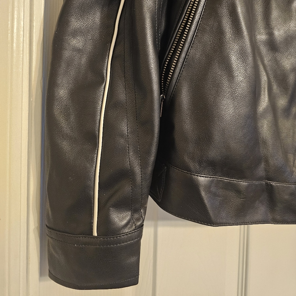 NWT Blue and Black Jacket. Size:XS. - Picture 4 of 10